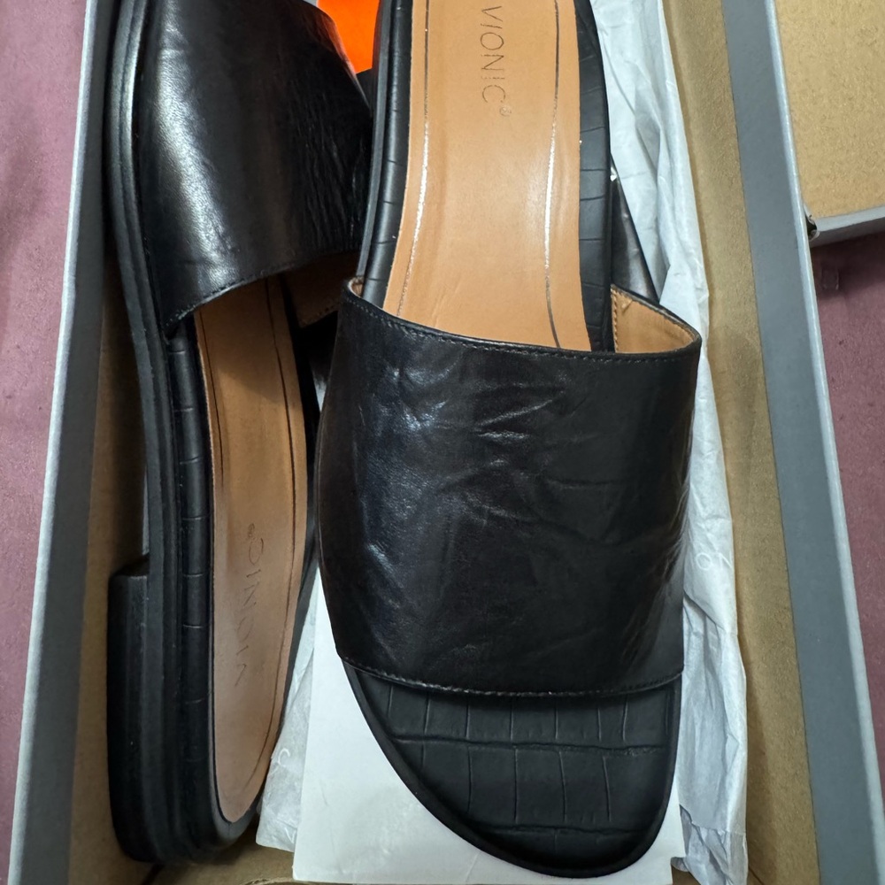 Women’s Vionic slides